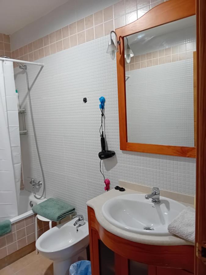 Habitaciones Individuales Wifi Tv Microondas Cerca Del Aeropuerto Madrid Habitacion Grande Wc Privado O Habitacion Pequena Wc Compartido Muy Tranquilas Bien Comunicadas Tren Metro Bus Facil Aparcamiento Сан-Себастиан-де-лос-Рейес Экстерьер фото